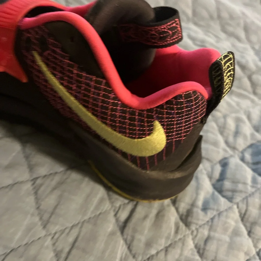 Nike boys zoom